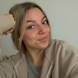 Meet your Posher, Antonia